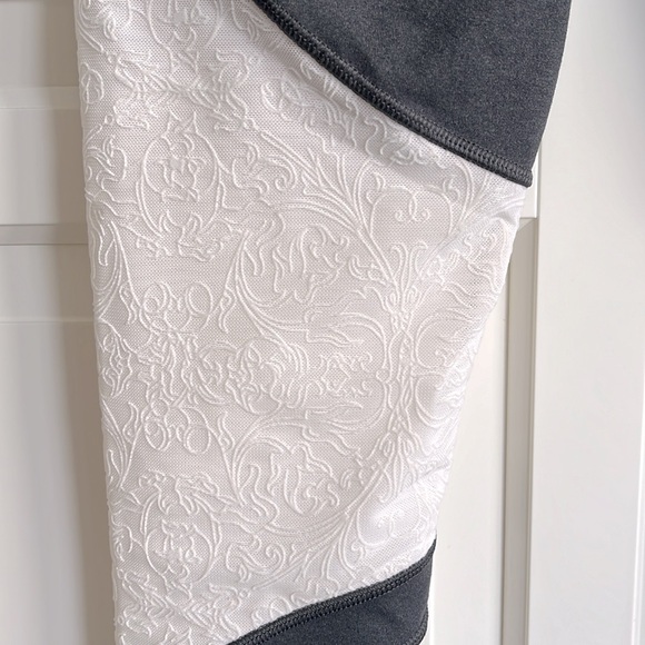 CALIA high waist full length leggings. Dark grey and cream. Size US M - Picture 3 of 10